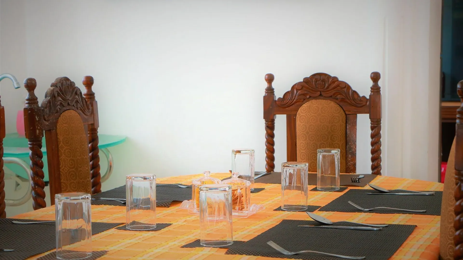 Eos Hostels Ettukala